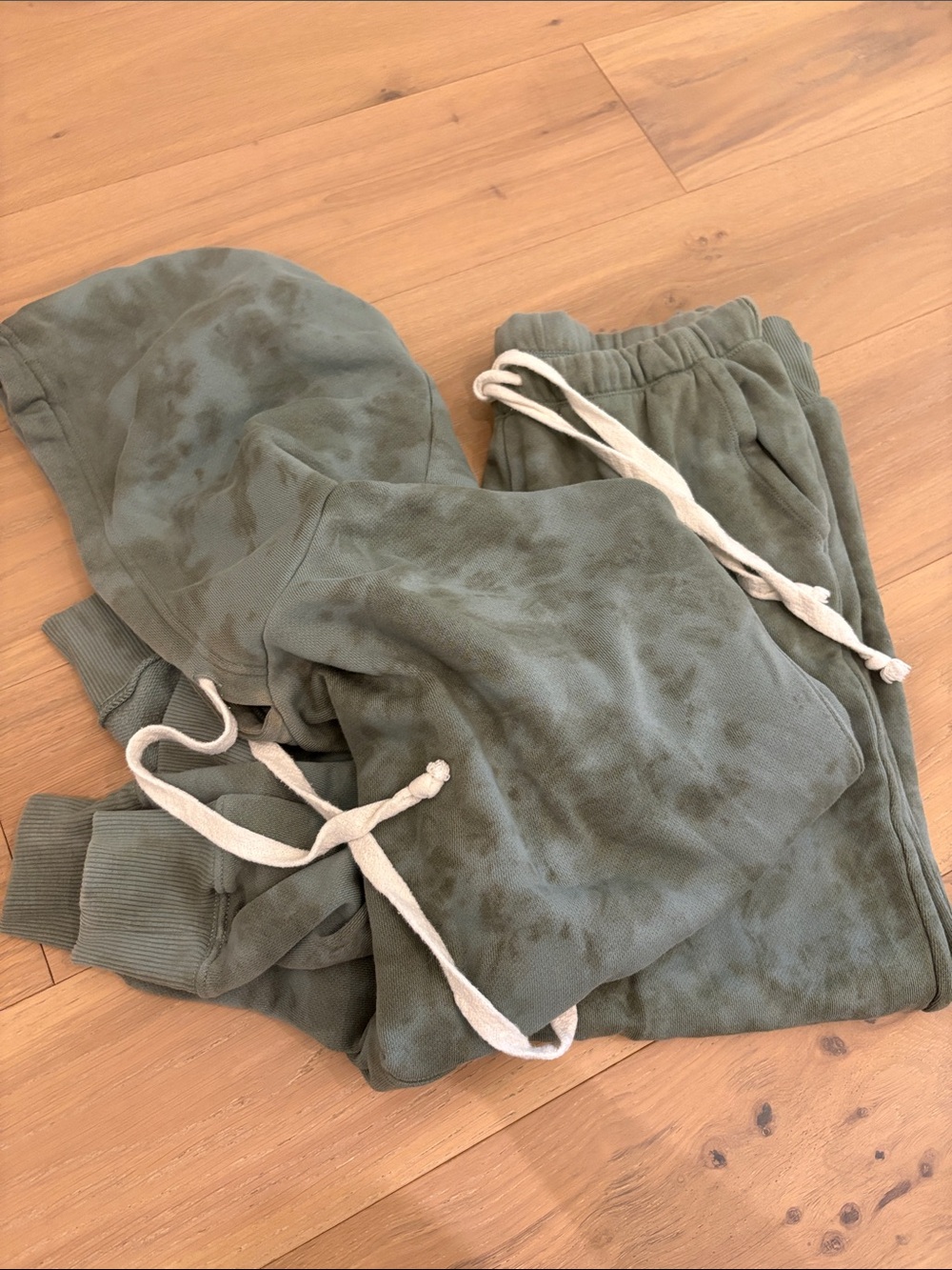 American Eagle Women’s Olive Green Drawstring Hoodie & Jogger Set